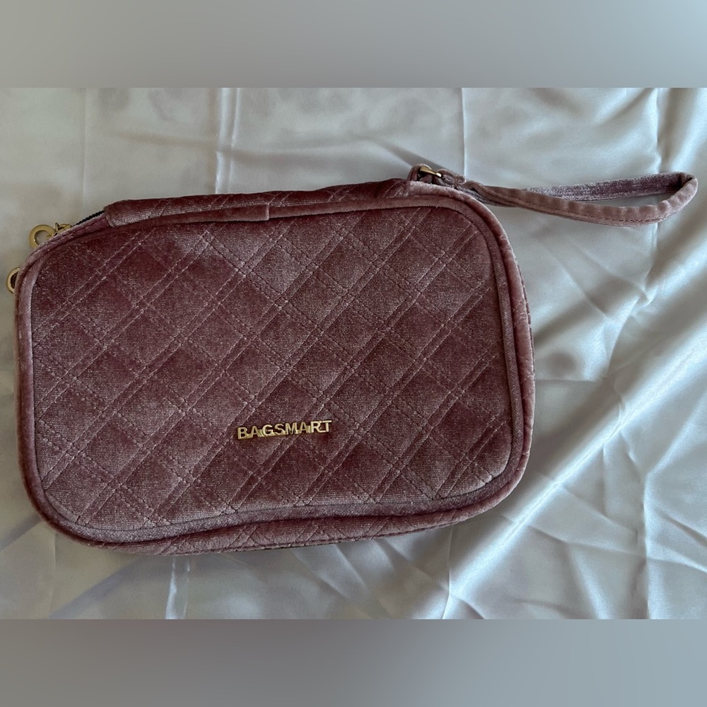 Pink velvet jewelry organizer